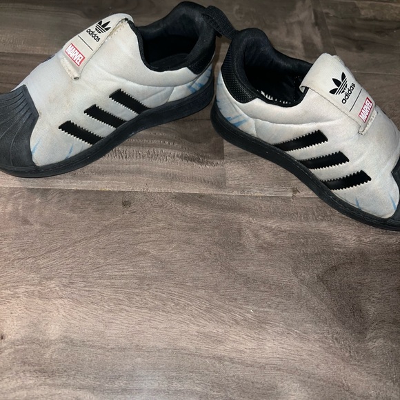 Adidas x marvel sneakers toddler - Picture 3 of 3